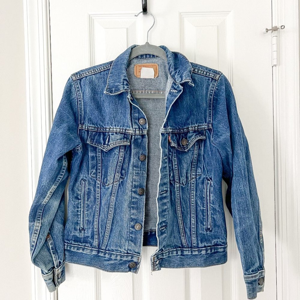 Levis Dark Denin Jean Jacket